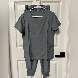 New scrub set women short sleeves V neck shirt and jogger Gray small